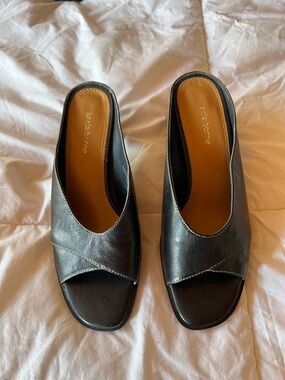 Liz Claiborne Black Leather Open-Toe Slide Mules